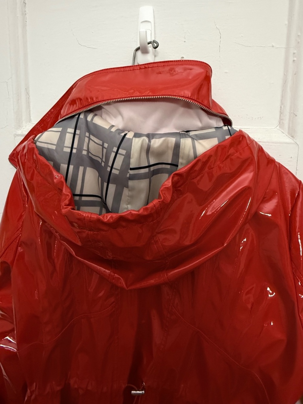 Beautiful Red Slicker - Picture 4 of 5